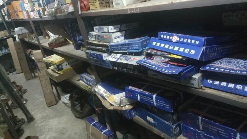 以下是一些具有较高性价比的汽车大灯品牌：