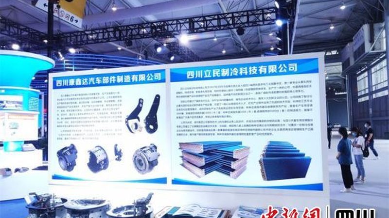 新车刹车盘生锈是常见现象，主要是因为以下几个原因：
